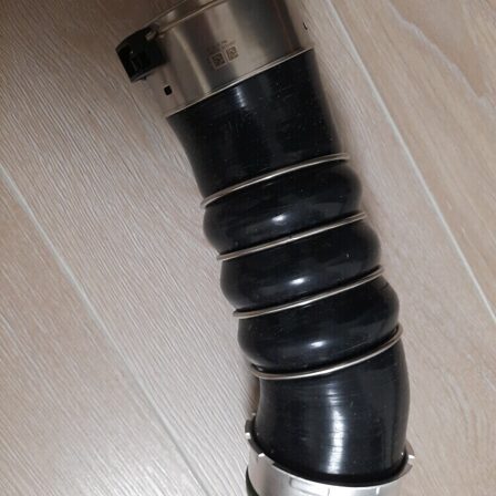 BMW X5 E70 Патрубок интеркулера  11617807985 1161 7807985