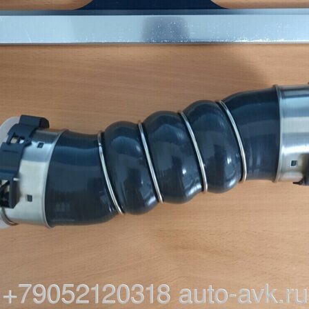 BMW 5 G30/G31/G11/G12 Патрубок интеркулера 11618571024 1161 8571024